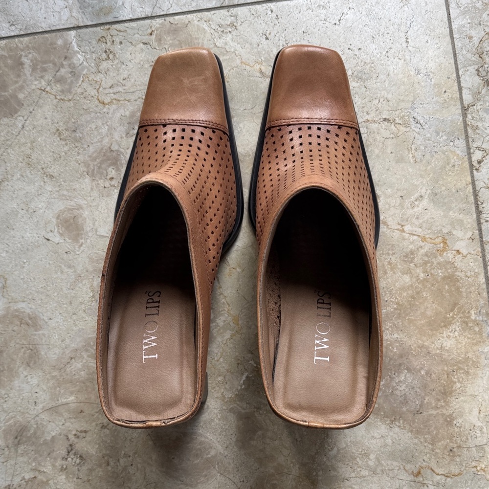 Two Lips Women’s mule shoes

New